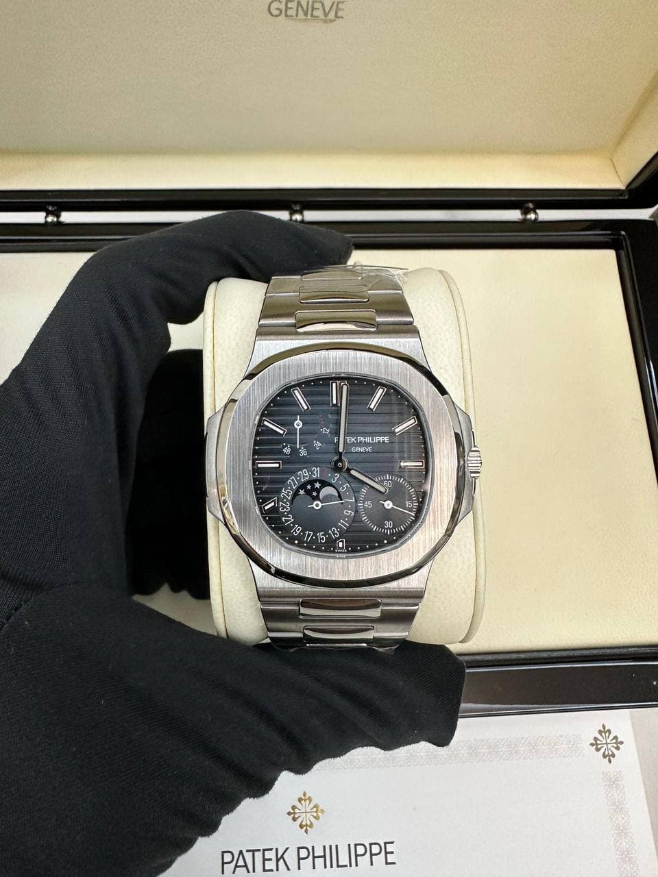 2026 — год великих юбилеев: Nautilus, Tudor, Oyster и Milgauss